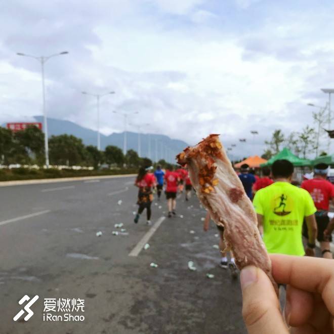 跑过最柔软的马拉松-丽江国际马拉松