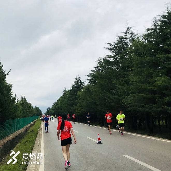 跑过最柔软的马拉松-丽江国际马拉松