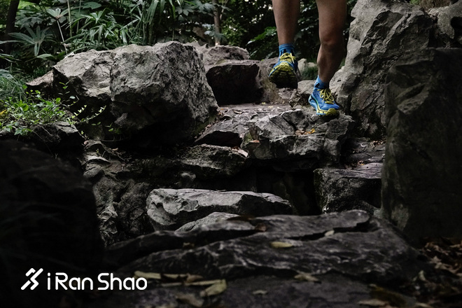 跑鞋丨HOKA ONE ONE Evo Mafate评测 极速缓冲