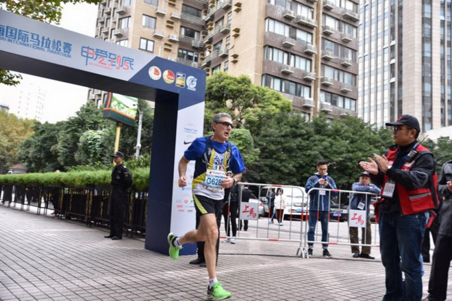2018上海国际马拉松赛，全城上马，和世界一起跑！