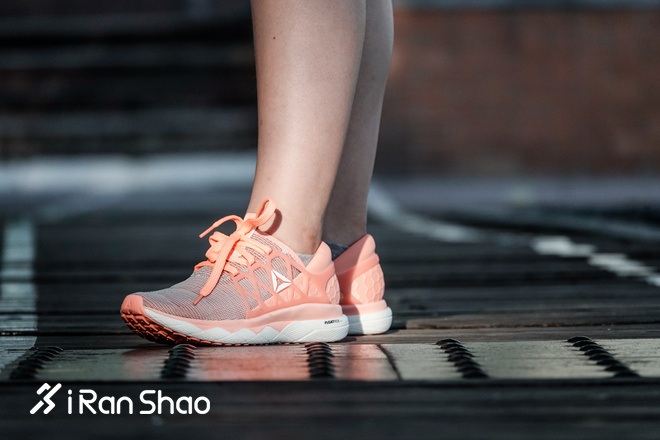 兼得轻质与缓震，Reebok Floatride Run Flexweave评测