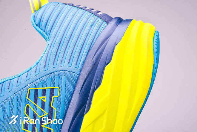 开箱丨HOKA ONE ONE Bondi 6 最强缓冲路跑鞋