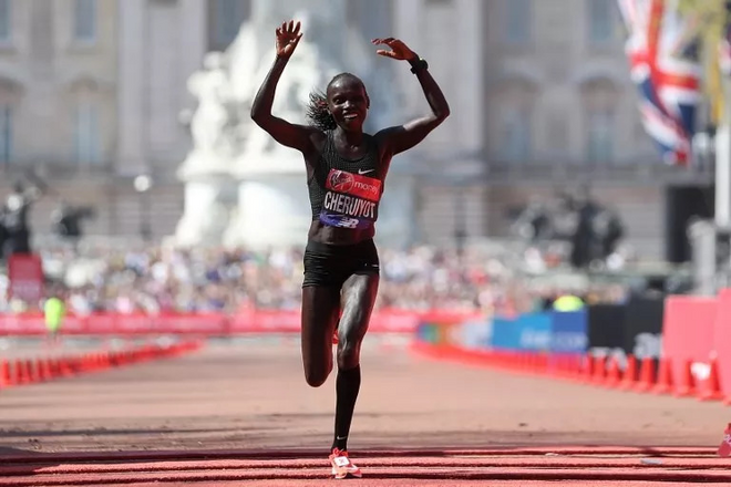 苏炳添9.92破亚运纪录 / 多布杰马拉松创历史 / 耐克发布4%升级版