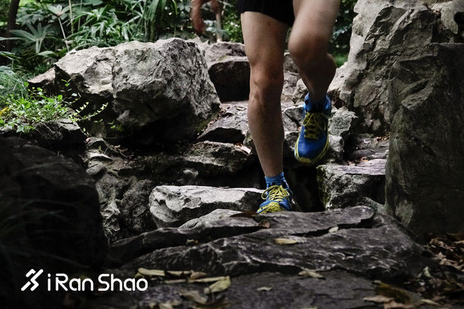 跑鞋丨HOKA ONE ONE Evo Mafate评测 极速缓冲