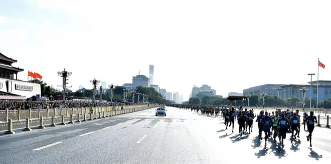 苏炳添9.92破亚运纪录 / 多布杰马拉松创历史 / 耐克发布4%升级版