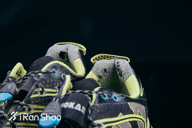 我觉得，你的这双跑鞋该过保质期了