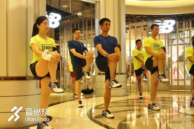 不一Young的试穿会，穿上NB 880v8跑魔都！