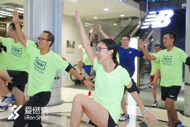 不一Young的试穿会，穿上NB 880v8跑魔都！