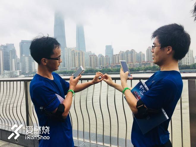 不一Young的试穿会，穿上NB 880v8跑魔都！