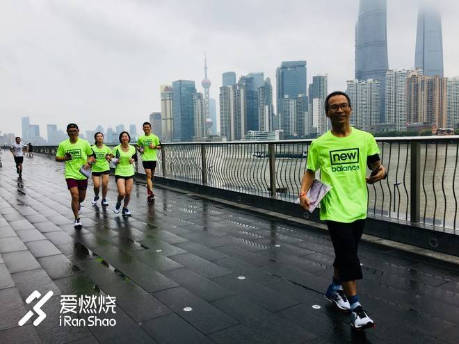 不一Young的试穿会，穿上NB 880v8跑魔都！