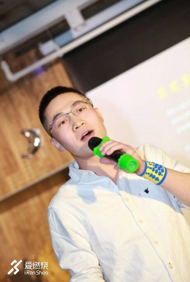 当我跳广场舞时，我在想些什么？