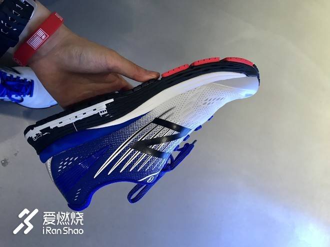 黄浦江上青春无限，风雨无阻海派战靴｜NBx 880v8上海限量版试穿体验记