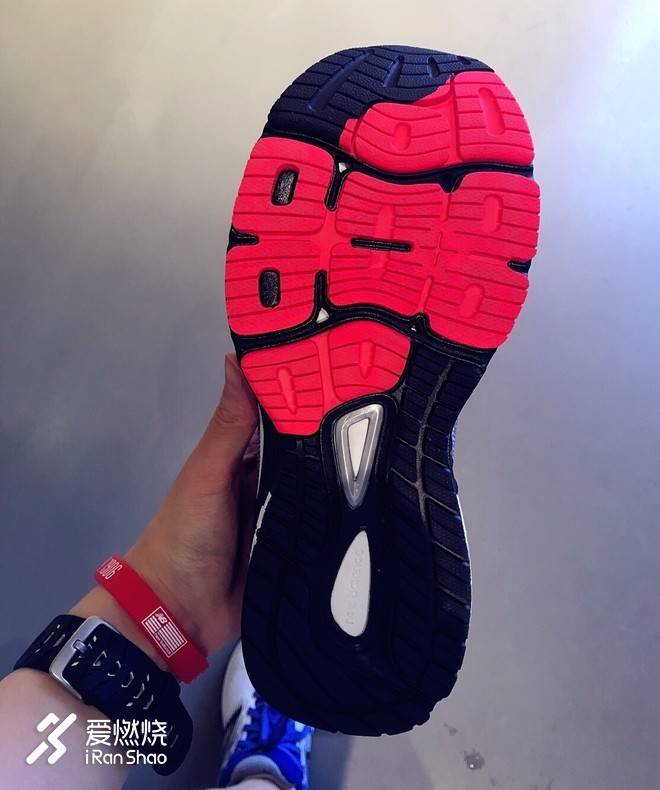 黄浦江上青春无限，风雨无阻海派战靴｜NBx 880v8上海限量版试穿体验记