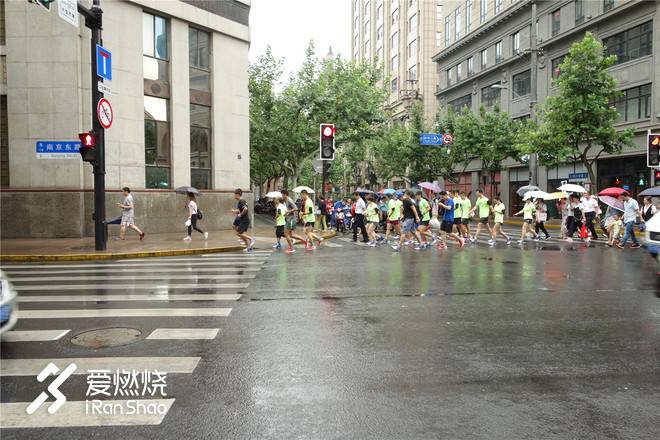 黄浦江上青春无限，风雨无阻海派战靴｜NBx 880v8上海限量版试穿体验记