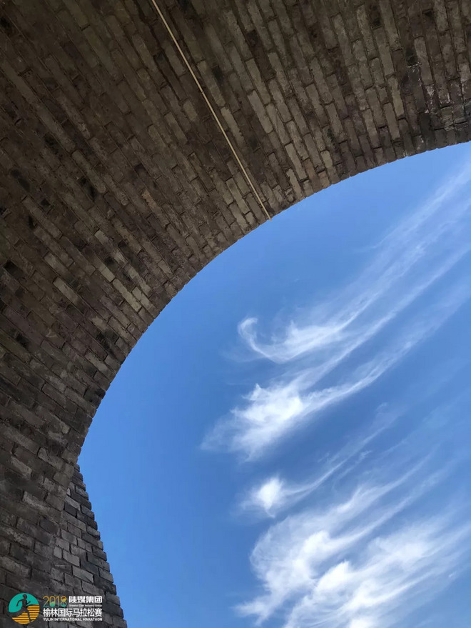 现场 | 从沙漠跑向绿洲，2018陕煤集团榆林国际马拉松赛圆满落幕