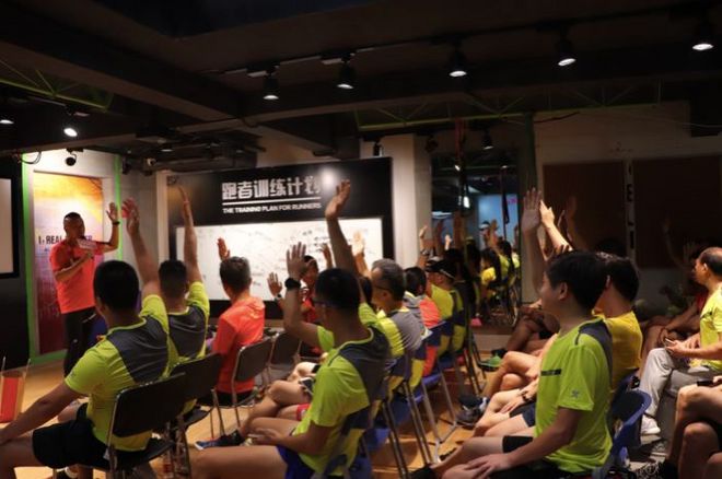 一场马拉松沸腾一座城  2018长马官方训练营火爆开营