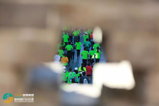 现场 | 从沙漠跑向绿洲，2018陕煤集团榆林国际马拉松赛圆满落幕