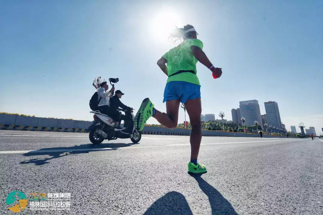 现场 | 从沙漠跑向绿洲，2018陕煤集团榆林国际马拉松赛圆满落幕