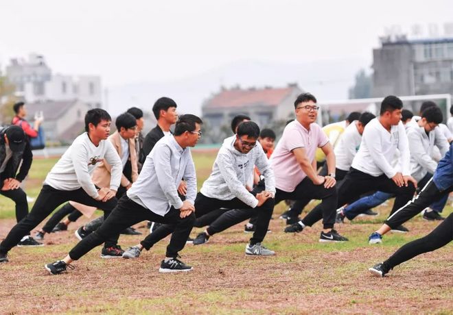 《奔跑中国》传递正能量，襄马进校园活动携手湖北文理学院理工学院