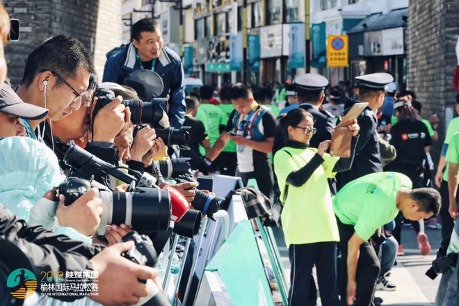 现场 | 从沙漠跑向绿洲，2018陕煤集团榆林国际马拉松赛圆满落幕
