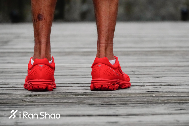 跑鞋 | Mizuno 美津浓 Wave Rider 22 生生不息的全民跑鞋