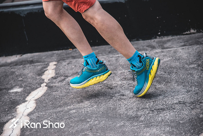 跑鞋丨极致慢跑鞋 HOKA ONE ONE Clifton 5深度评测