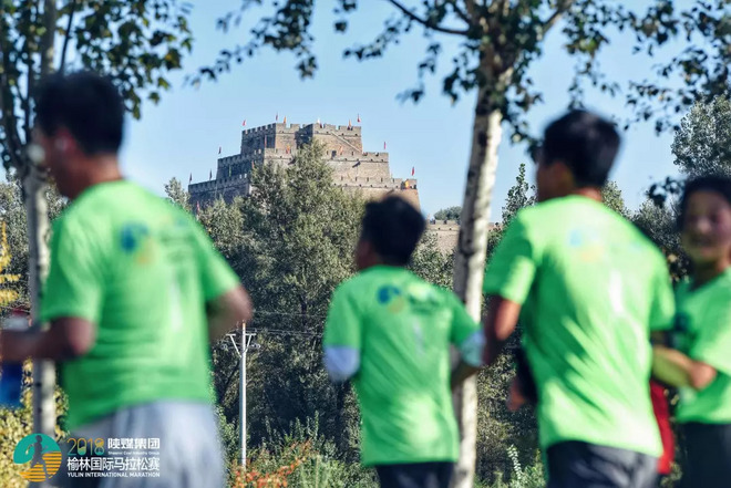 现场 | 从沙漠跑向绿洲，2018陕煤集团榆林国际马拉松赛圆满落幕