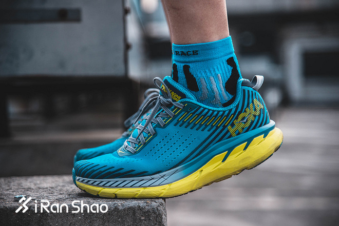 跑鞋丨极致慢跑鞋 HOKA ONE ONE Clifton 5深度评测