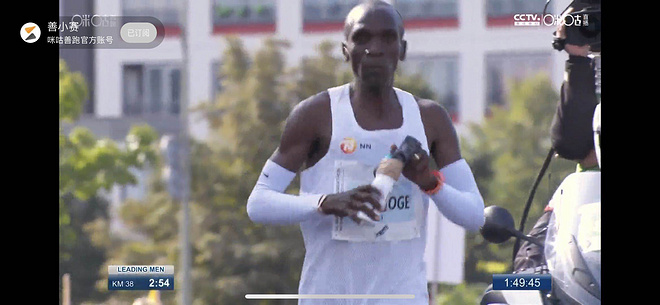 GOAT！基普乔格2:01:39柏林破世界纪录，人类进入2:01时代