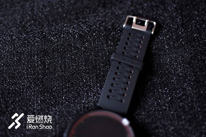 国产GPS运动手表新人，军拓飞腕马拉松跑步手表评测