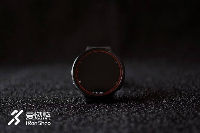 国产GPS运动手表新人，军拓飞腕马拉松跑步手表评测