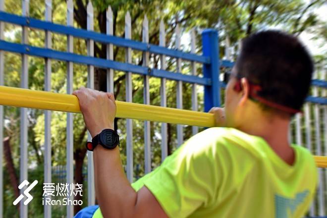 国产GPS运动手表新人，军拓飞腕马拉松跑步手表评测