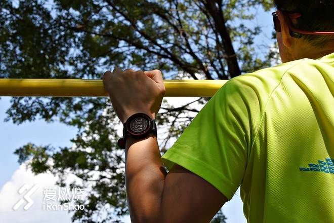 国产GPS运动手表新人，军拓飞腕马拉松跑步手表评测
