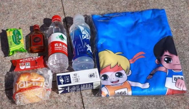 城中跑青马，海上扬奥帆！2018青岛马拉松分外美丽！