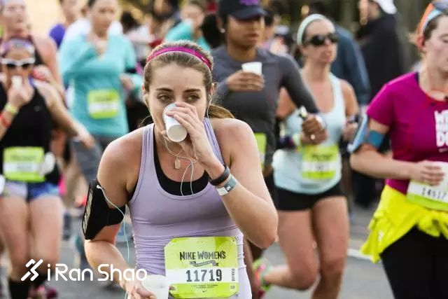 训练Q&A | 马拉松比赛中如何补给？长跑用阻氧面罩有作用吗？胫骨前肌经常受伤怎么办？