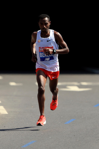 58:18，半马世界纪录被刷新 / 李芷萱成马夺冠，基普桑再退赛 / 日本183人Sub2:10，中国仅3人