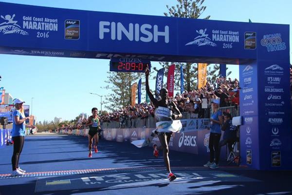 历史第七：芝加哥的神奇女侠 / 日本马拉松的胜利 / 贝克勒离世界纪录有多远？