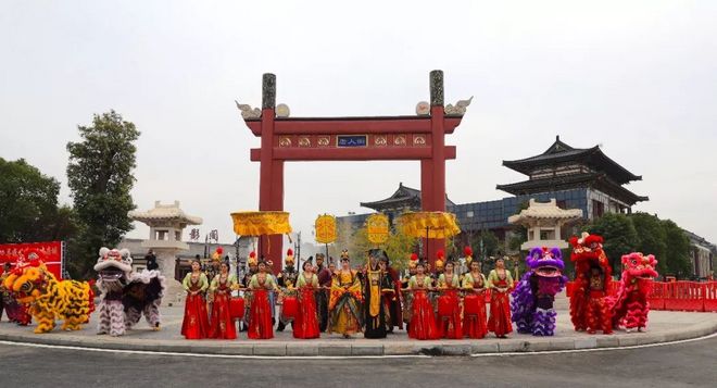 冠军领跑，全城助阵，大碗吃面，2018襄马真燃！