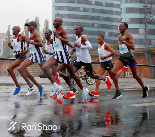 马拉松战术 | 跑在莫法拉前面的男人