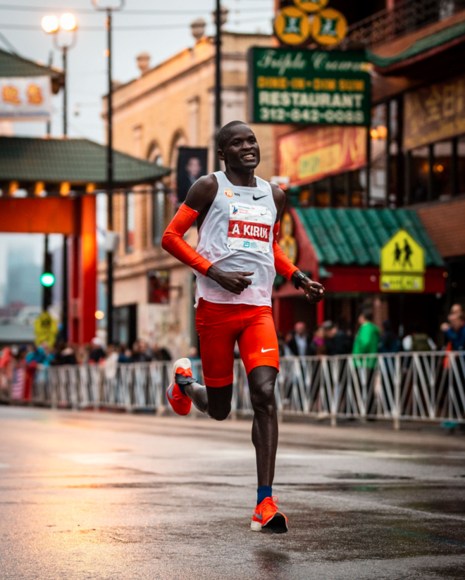 杀手莫法拉，2:05:11绝杀夺冠芝加哥