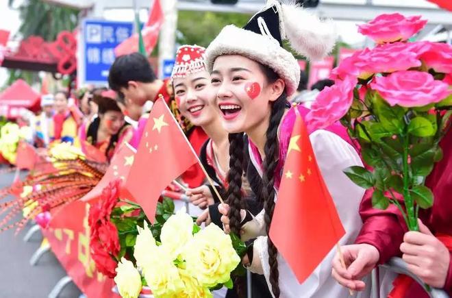 深高度，圳奔跑！2018深马明日启动报名，12月16日开跑！