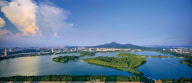 视频 | 南马赞誉升级，跑友们心中的秋日至宠再度来袭