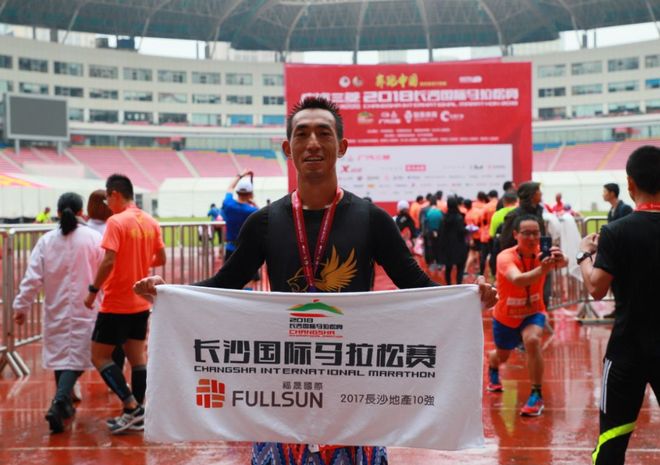 橘子洲头秋雨凉，激情赛事沸姜汤！圆满长马上演中国精神！