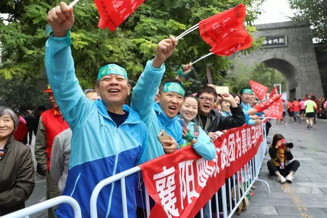 冠军领跑，全城助阵，大碗吃面，2018襄马真燃！