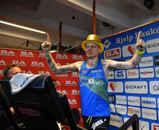 58:18，半马世界纪录被刷新 / 李芷萱成马夺冠，基普桑再退赛 / 日本183人Sub2:10，中国仅3人