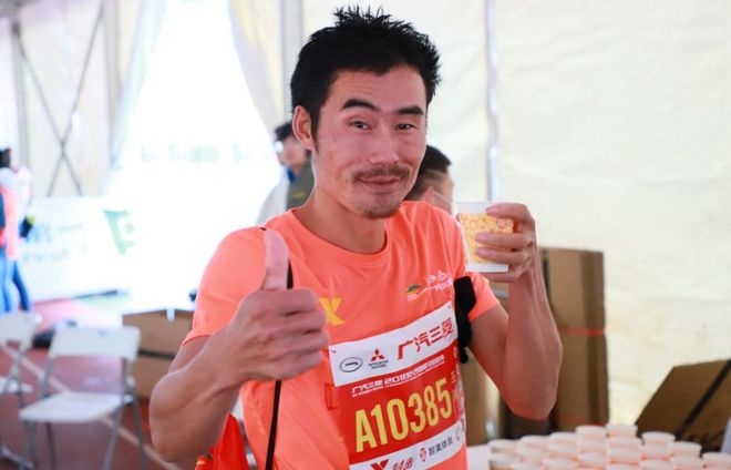 橘子洲头秋雨凉，激情赛事沸姜汤！圆满长马上演中国精神！