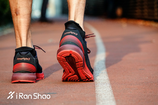 跑鞋 | 进击的DynaFlyte ASICS 亚瑟士 DynaFlyte 3评测