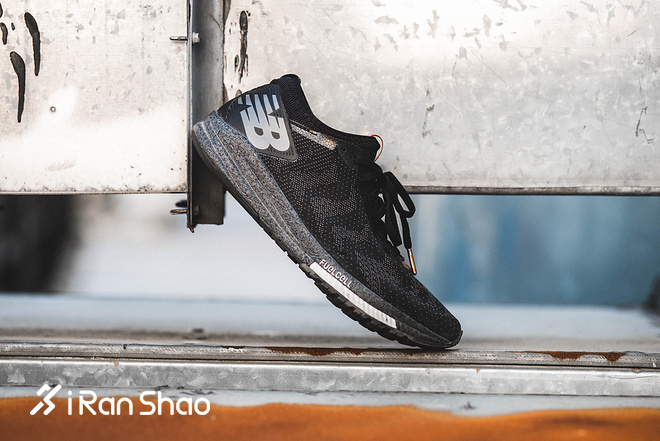 跑鞋 | 氮气再加速 New Balance FuelCell Impulse深度评测