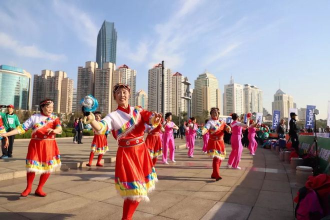 城中跑青马，海上扬奥帆！2018青岛马拉松分外美丽！