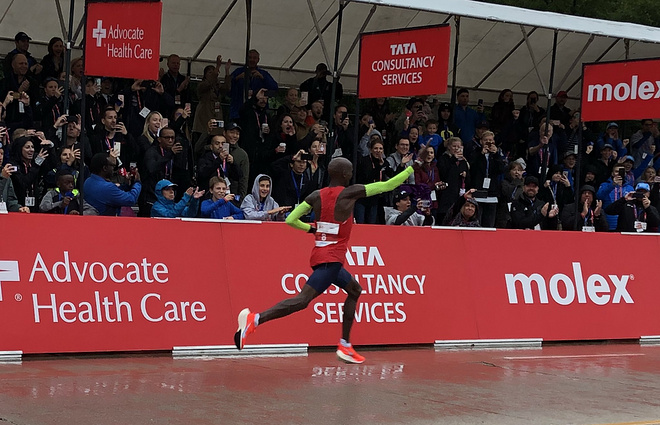 杀手莫法拉，2:05:11绝杀夺冠芝加哥